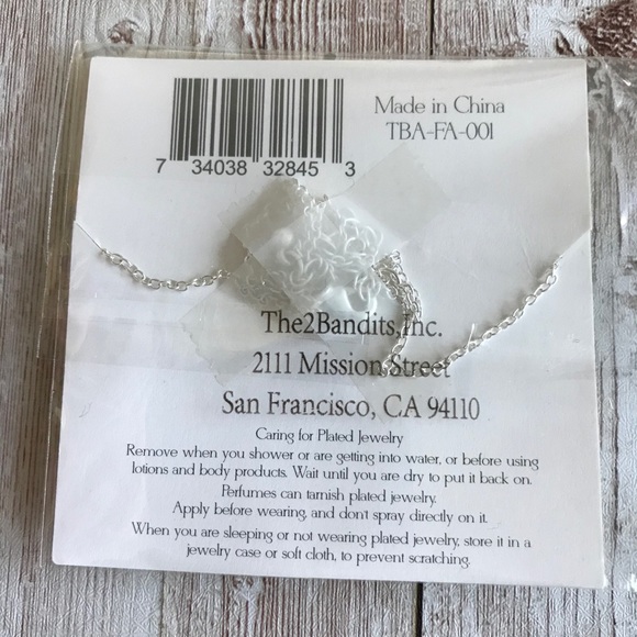 The2Bandits™ Athens Iridescent Necklace - Picture 4 of 5